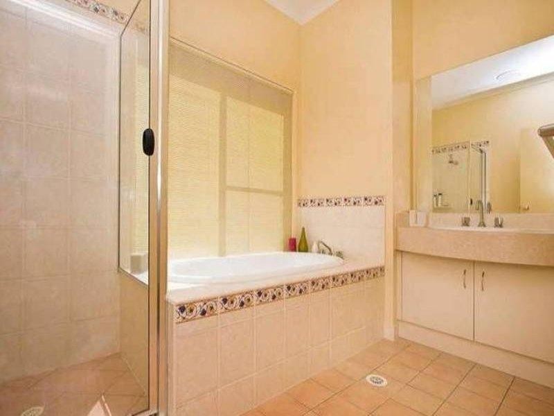 5 Montserrat Place, Forest Lake QLD 4078