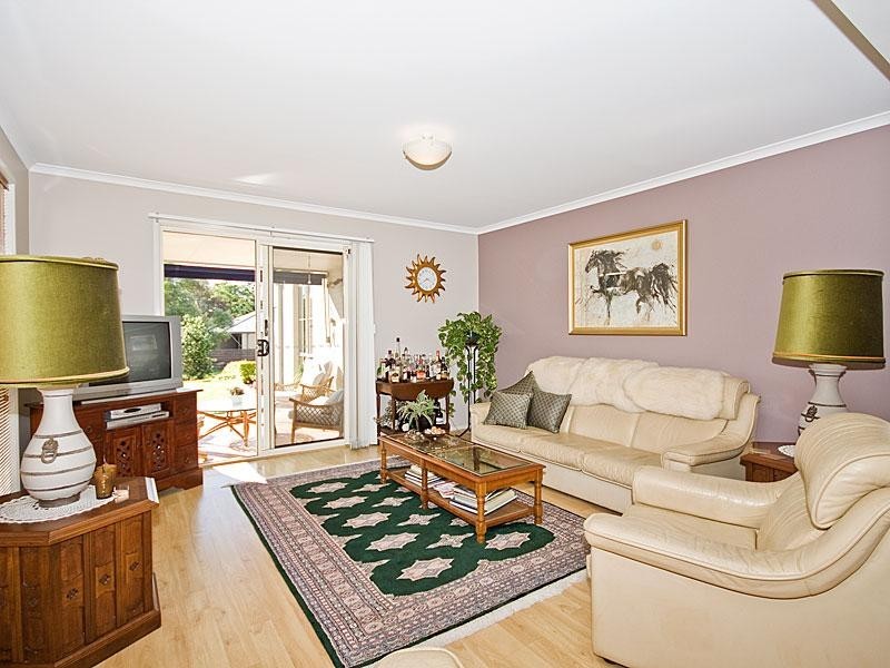 6 Jetty Walk, Forest Lake QLD 4078