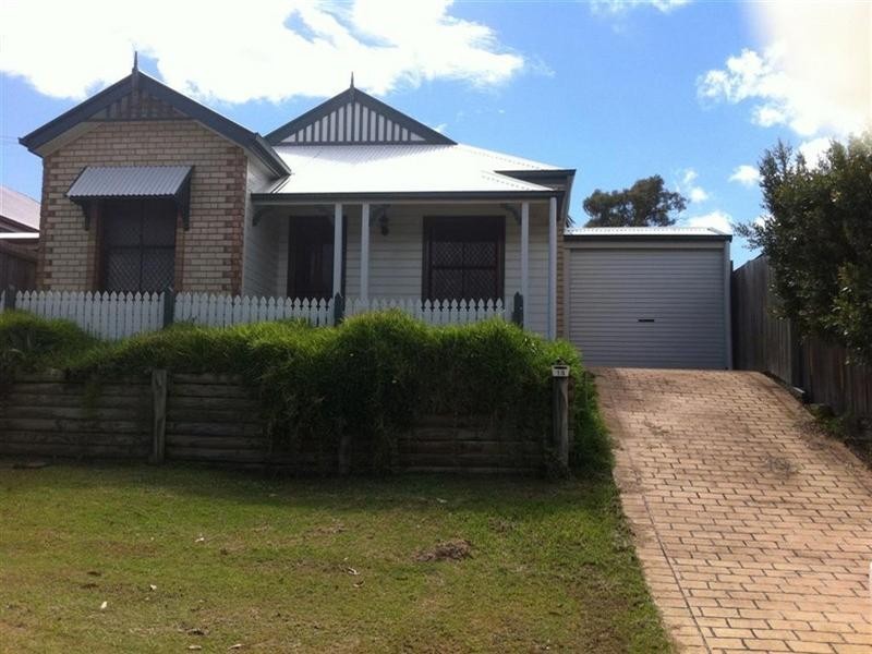 15 Chevron Close, Forest Lake QLD 4078