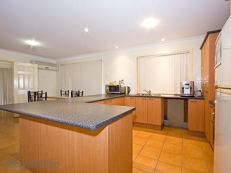 121 Jubilee Avenue, Forest Lake QLD 4078