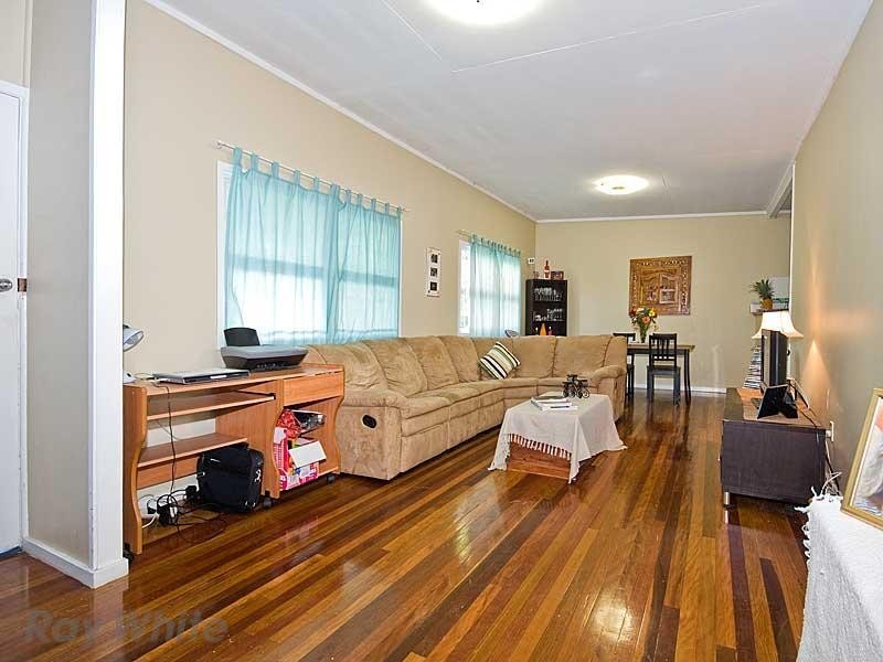 17 Southern Cross Avenue, Darra QLD 4076