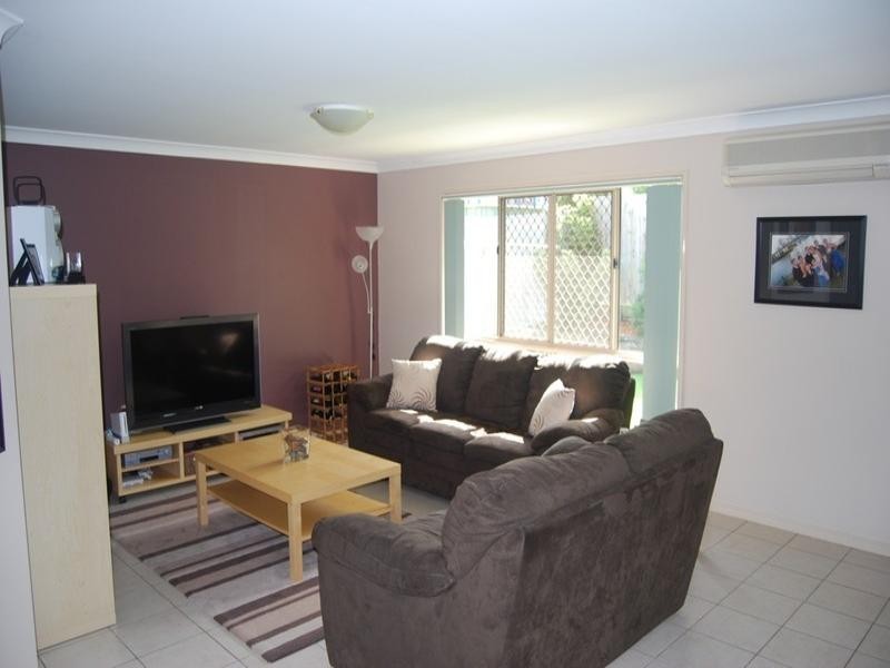 17 Landsborough Street, Forest Lake QLD 4078