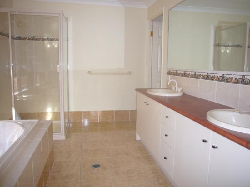 7 Sorrento Way, Forest Lake QLD 4078