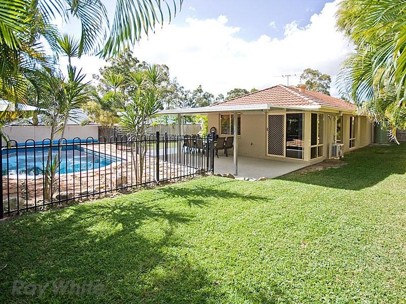 8 Thornton Close, Forest Lake QLD 4078