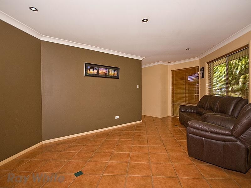 8 Thornton Close, Forest Lake QLD 4078