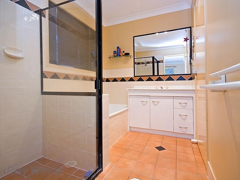 8 Thornton Close, Forest Lake QLD 4078