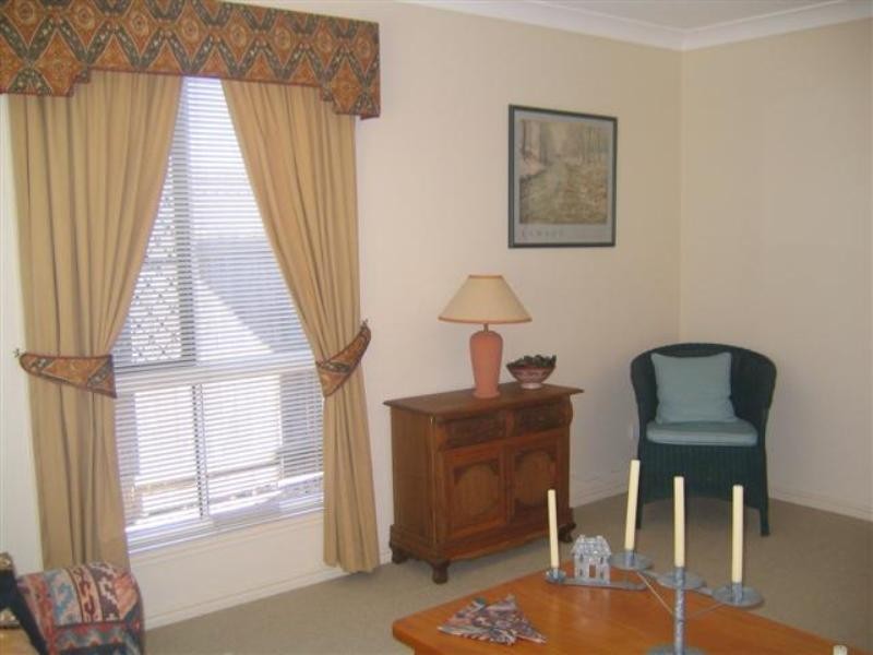 10 Chatswood Close, Forest Lake QLD 4078