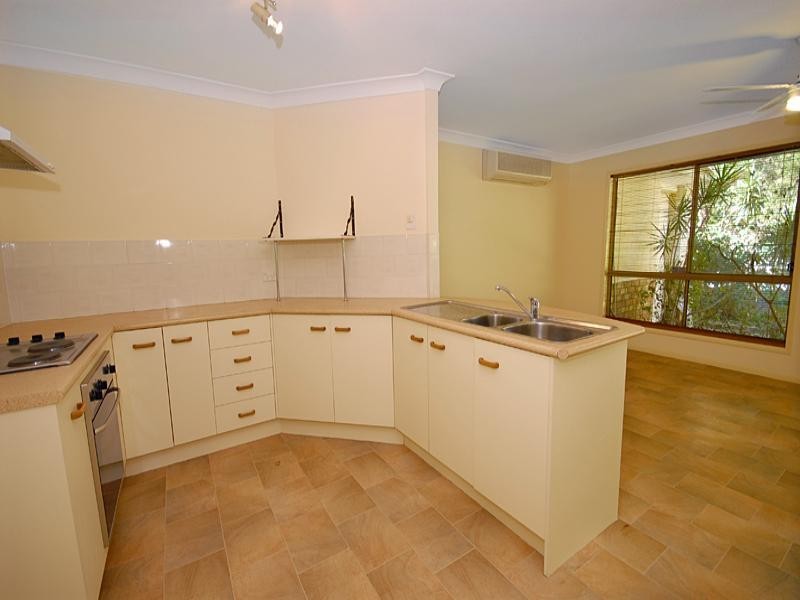 12 St James Street, Forest Lake QLD 4078