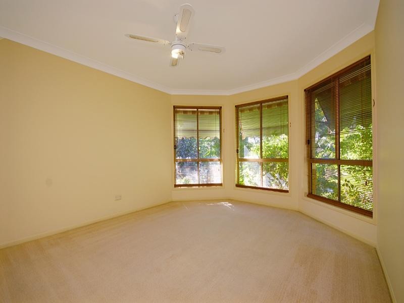12 St James Street, Forest Lake QLD 4078