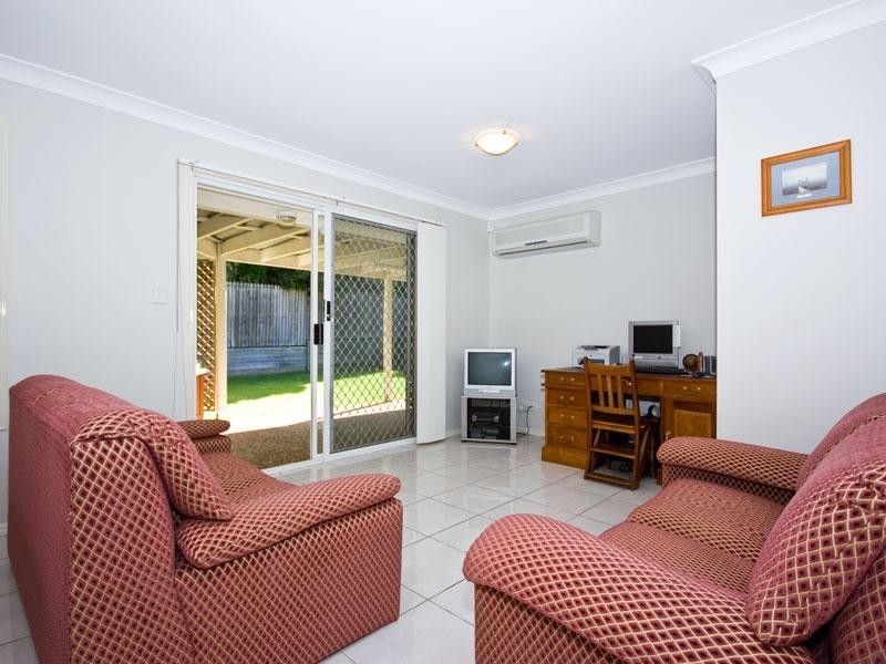 14 Barrier Place, Forest Lake QLD 4078
