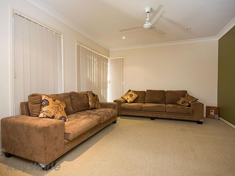 21 Sanctuary Drive, Forest Lake QLD 4078