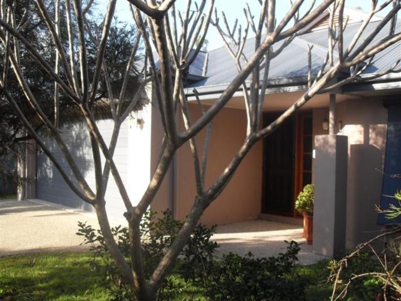 20 Saffron Place, Sinnamon Park QLD 4073