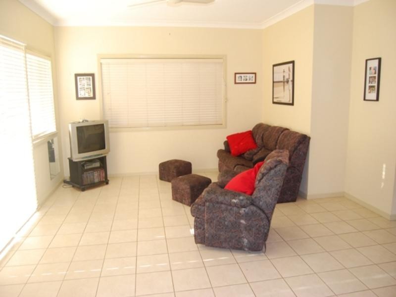 9 Drake Place, Forest Lake QLD 4078