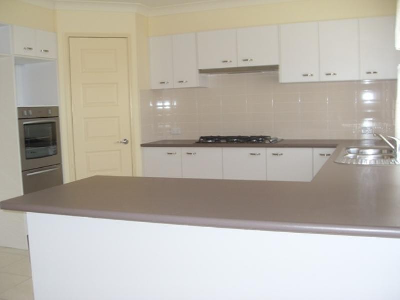 26 Sandalwood Street, Heathwood QLD 4110