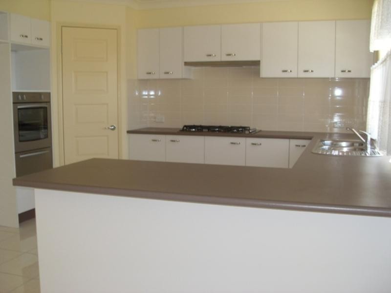 26 Sandalwood Street, Heathwood QLD 4110