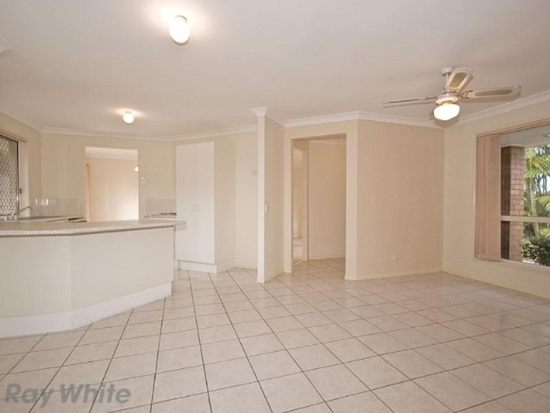 42 Settlers Circuit, Forest Lake QLD 4078