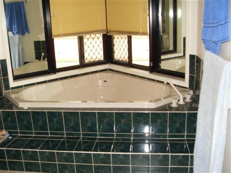 15 Tasman Place, Forest Lake QLD 4078