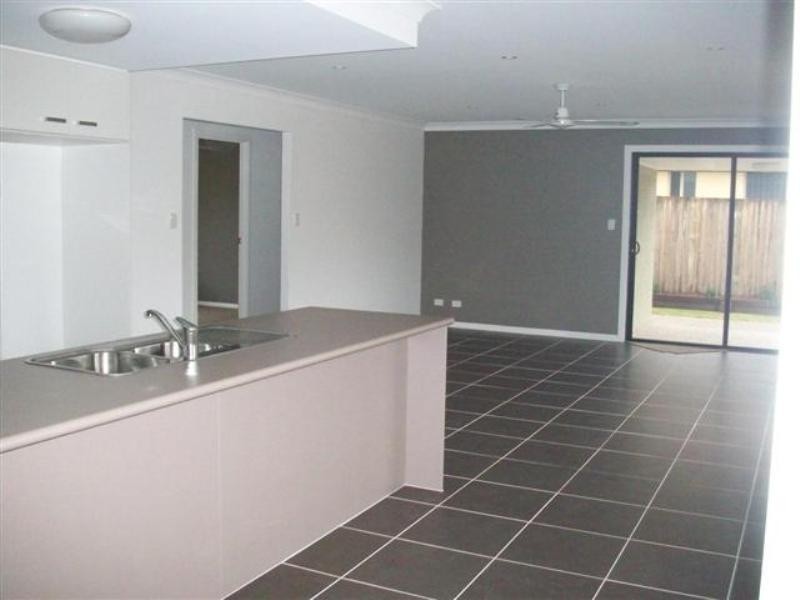 15 Degas Street, Forest Lake QLD 4078