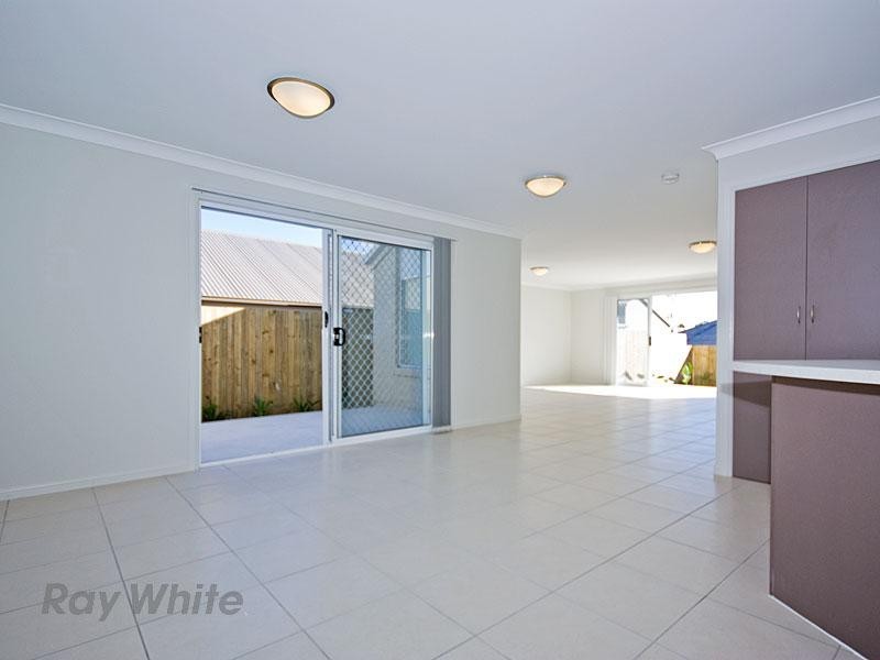 16 Barrington Place, Springfield Lakes QLD 4300