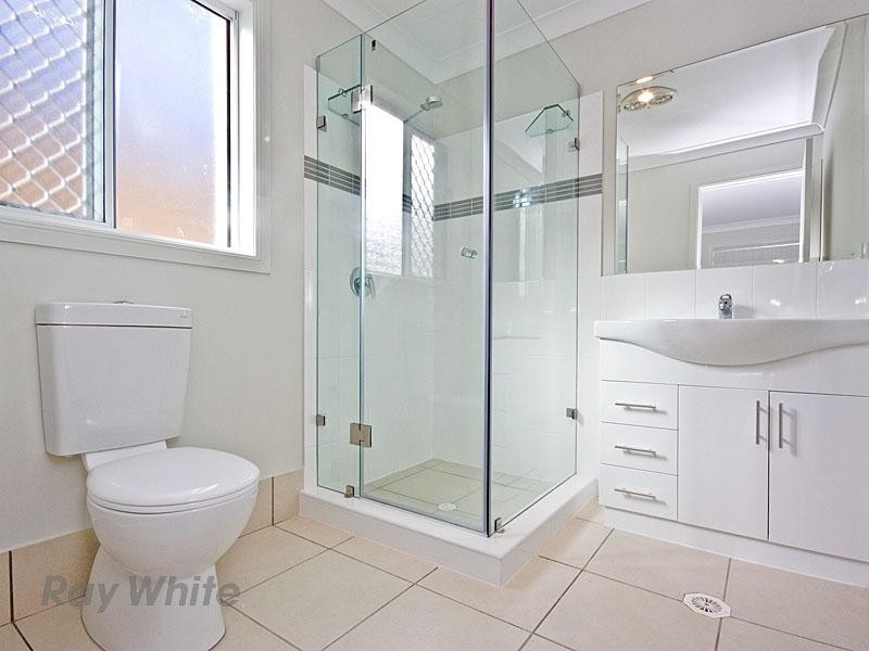 16 Barrington Place, Springfield Lakes QLD 4300