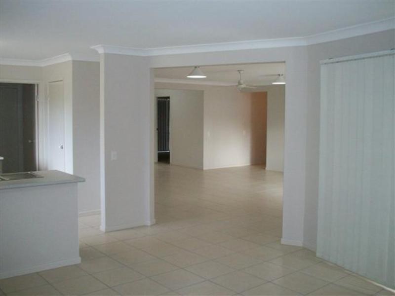 69 Laurel Street, Heathwood QLD 4110