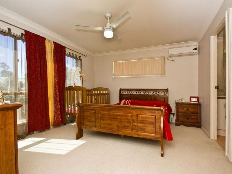 22 Hyde Place, Forest Lake QLD 4078