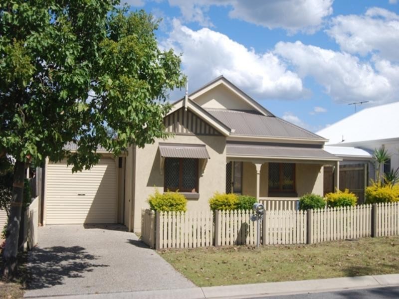 8 Solea Close, Forest Lake QLD 4078