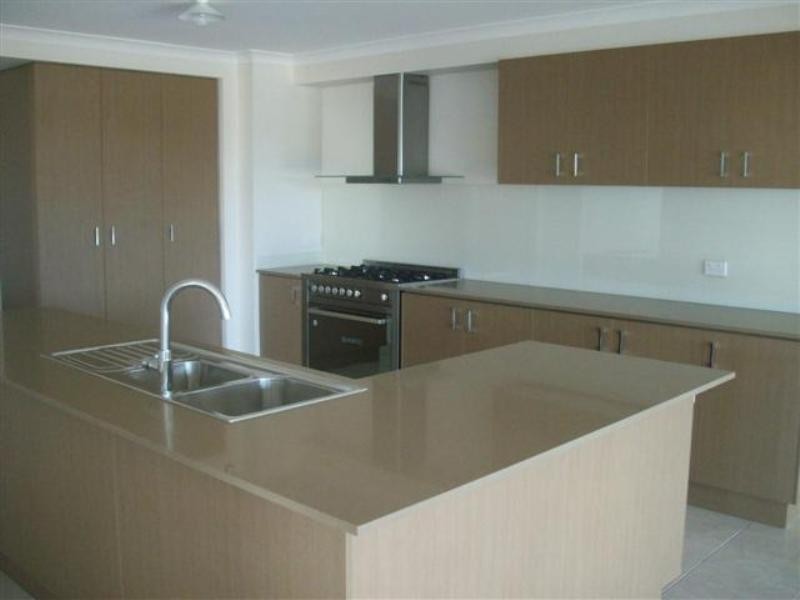 16 Coolibah Street, Heathwood QLD 4110