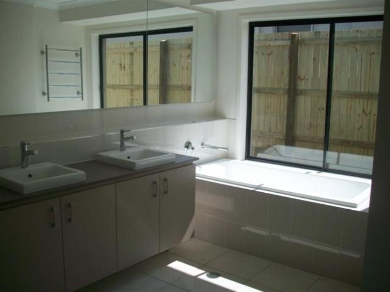 16 Coolibah Street, Heathwood QLD 4110