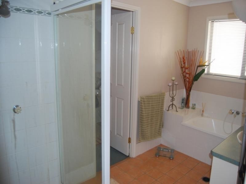 18 Samford Place, Forest Lake QLD 4078