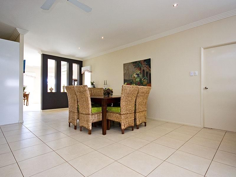 44 Parkwood Drive, Heathwood QLD 4110