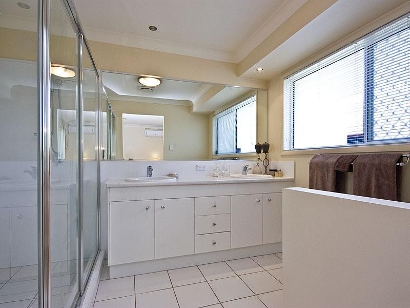 44 Parkwood Drive, Heathwood QLD 4110