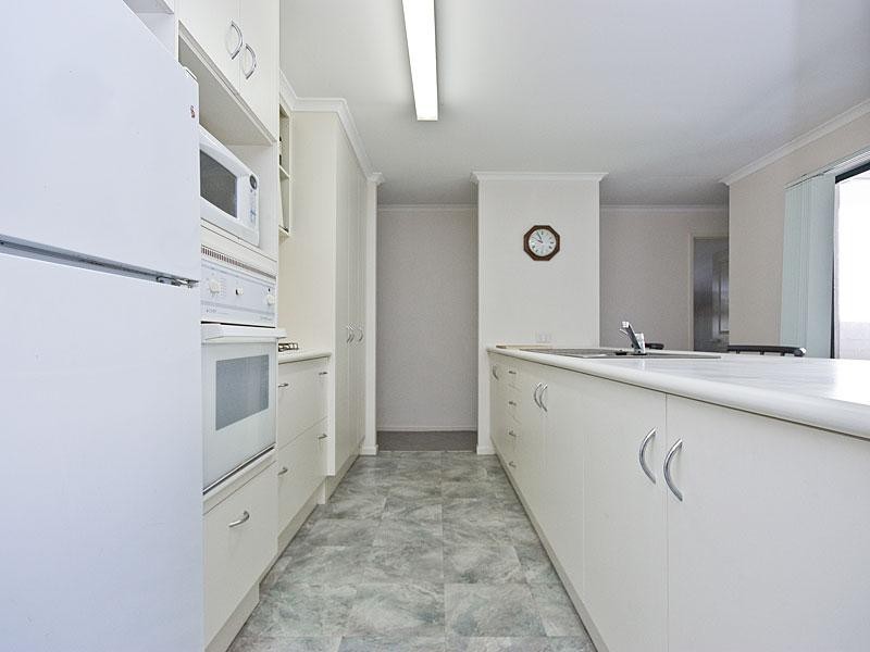 16 Settlers Circuit, Forest Lake QLD 4078