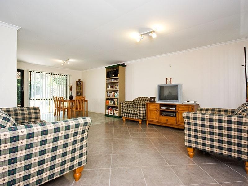 16 Settlers Circuit, Forest Lake QLD 4078