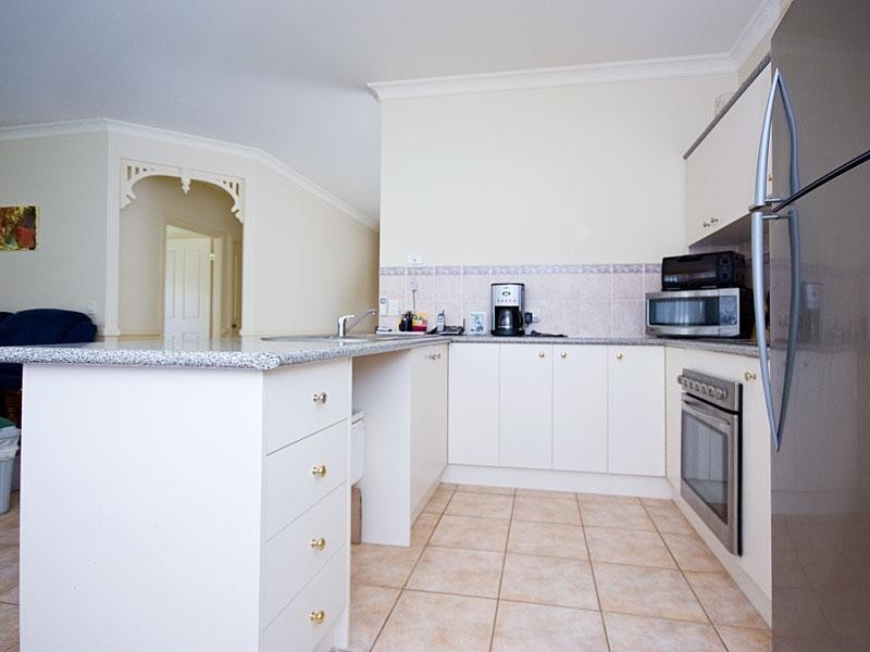 16 Pintail Crescent, Forest Lake QLD 4078