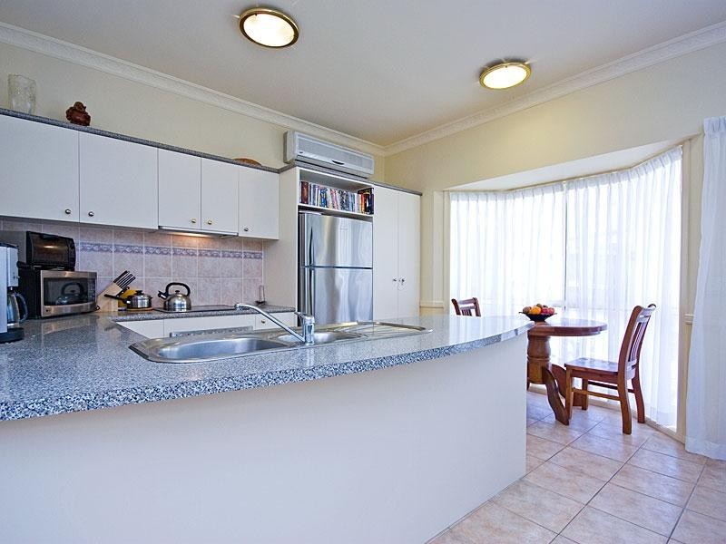 16 Pintail Crescent, Forest Lake QLD 4078