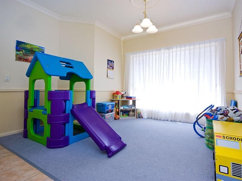 16 Pintail Crescent, Forest Lake QLD 4078