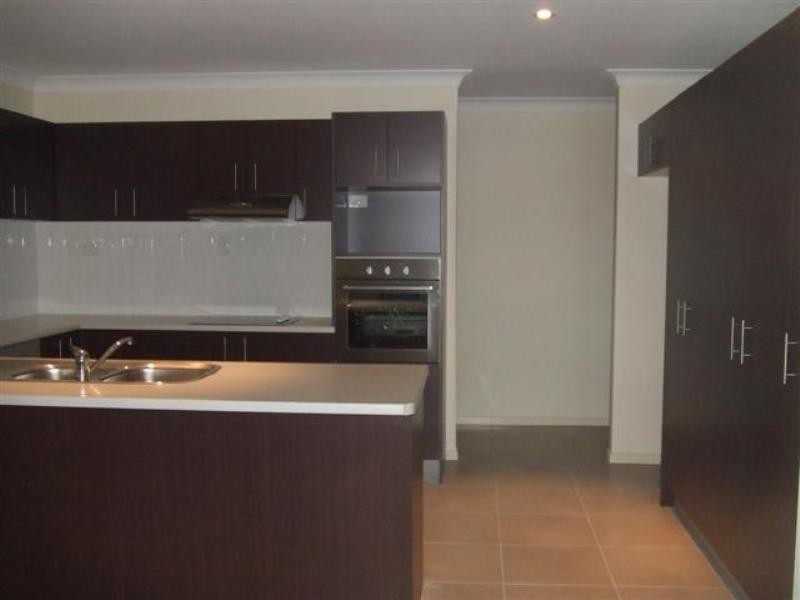 26 Summit Terrace, Forest Lake QLD 4078