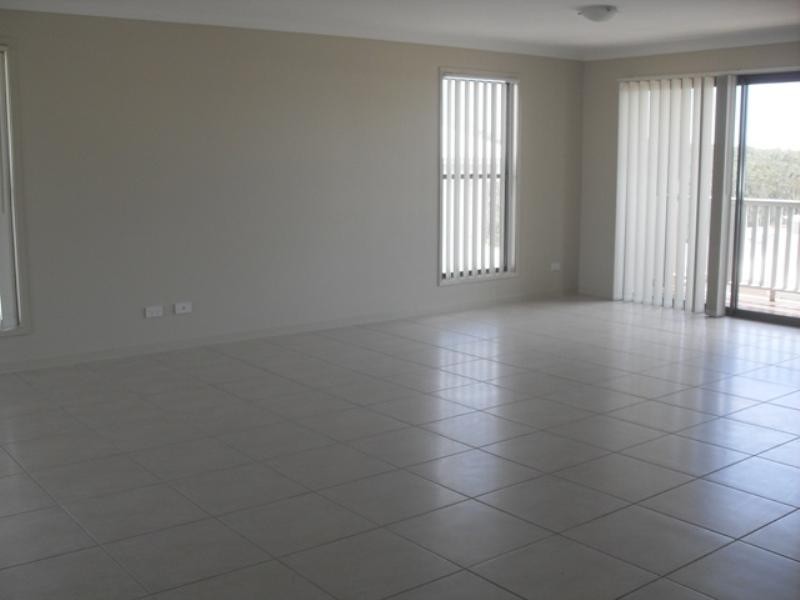 19 Yellowstone Way, Springfield Lakes QLD 4300