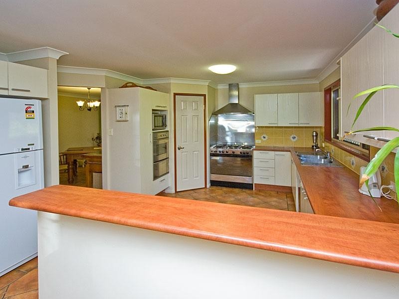 14 Lilydale Place, Forest Lake QLD 4078