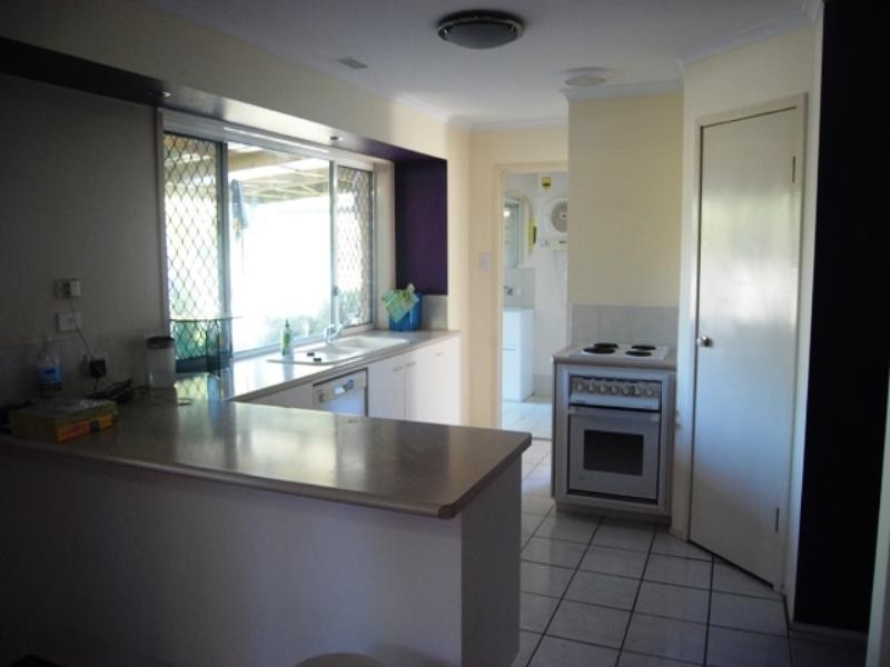 8 Ornata Place, Forest Lake QLD 4078