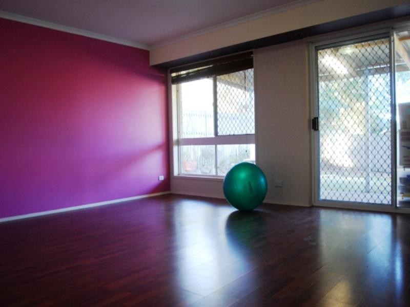 8 Ornata Place, Forest Lake QLD 4078