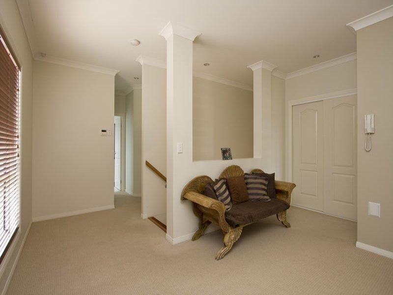 23 Carisbrook Circuit, Forest Lake QLD 4078