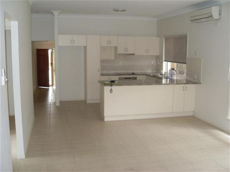 6 Cove Place, Springfield Lakes QLD 4300