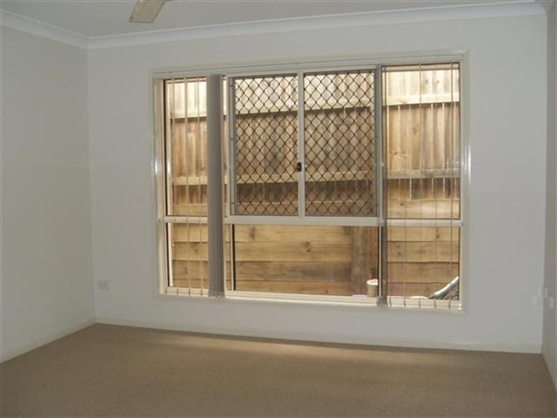 6 Cove Place, Springfield Lakes QLD 4300