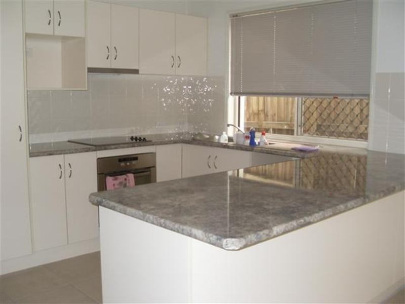 6 Cove Place, Springfield Lakes QLD 4300