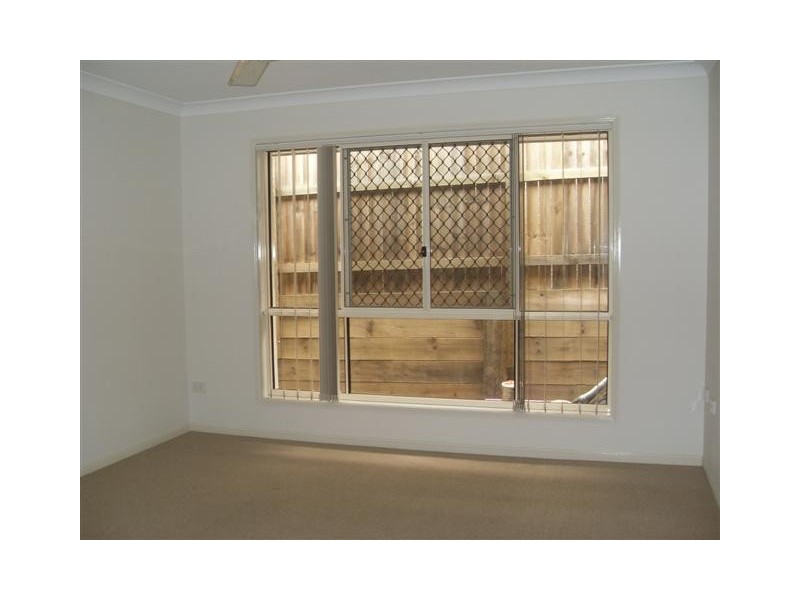 6 Cove Place, Springfield Lakes QLD 4300