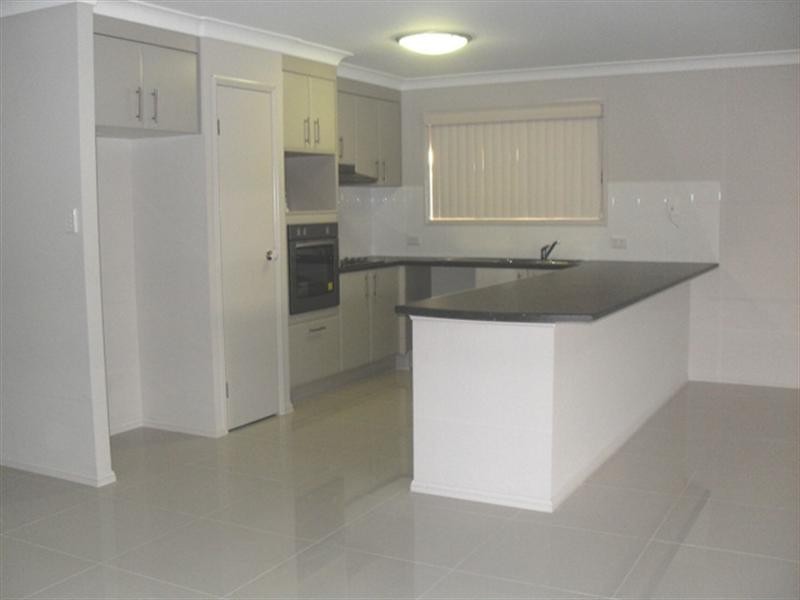 77 Laurel Street, Heathwood QLD 4110