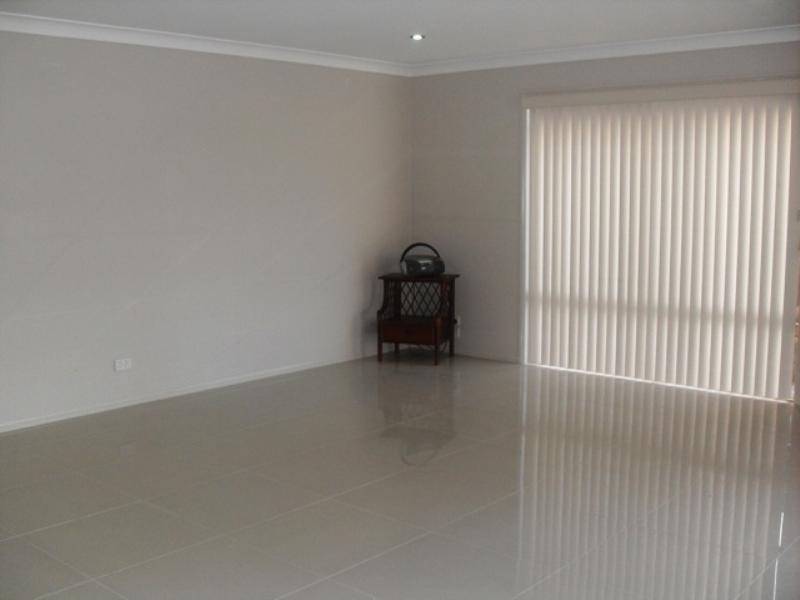 77 Laurel Street, Heathwood QLD 4110