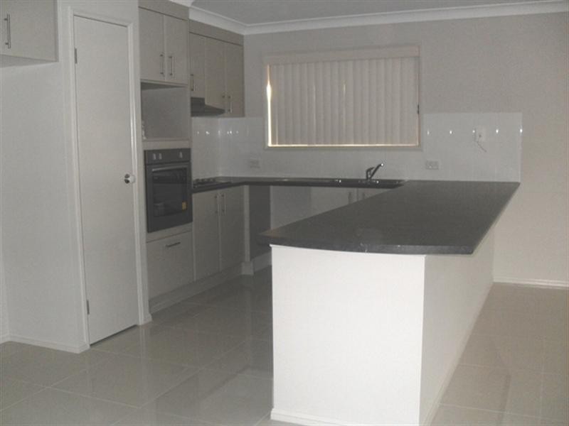 77 Laurel Street, Heathwood QLD 4110